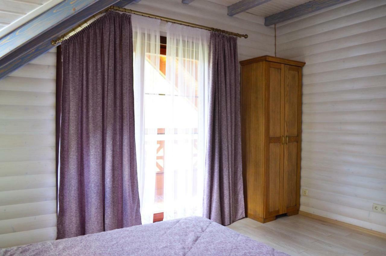 Knyazhyi Dvir Apartment Strigalnya Ngoại thất bức ảnh