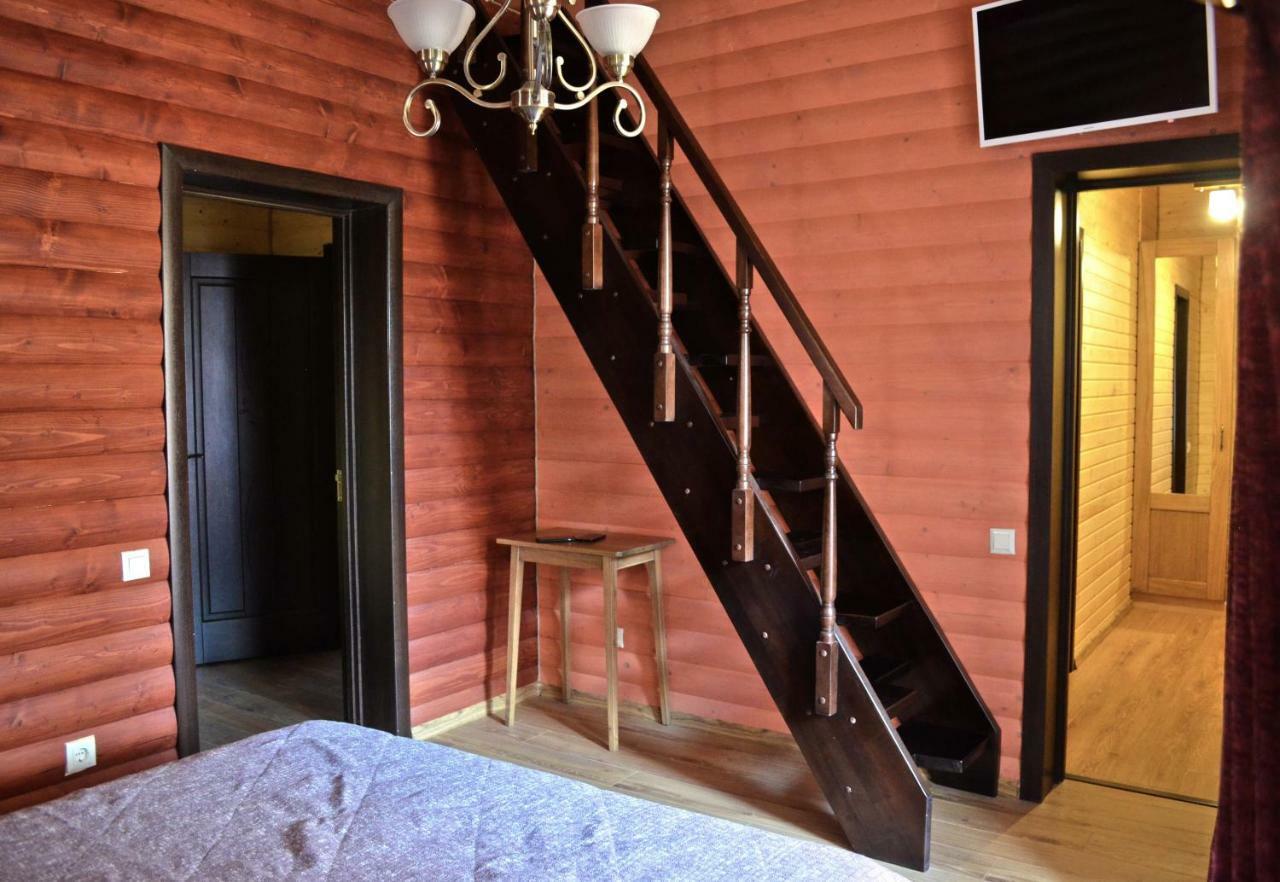 Knyazhyi Dvir Apartment Strigalnya Ngoại thất bức ảnh