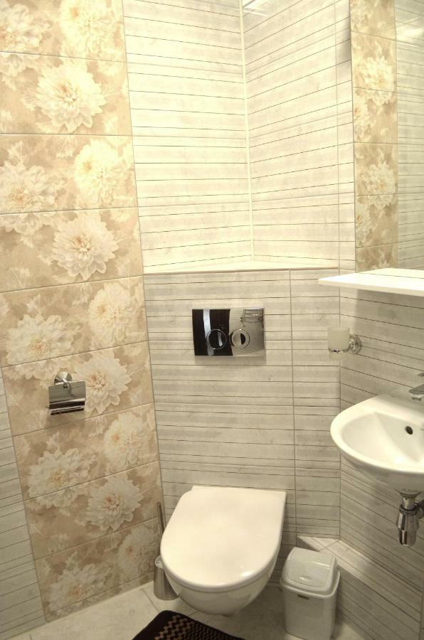 Knyazhyi Dvir Apartment Strigalnya Ngoại thất bức ảnh