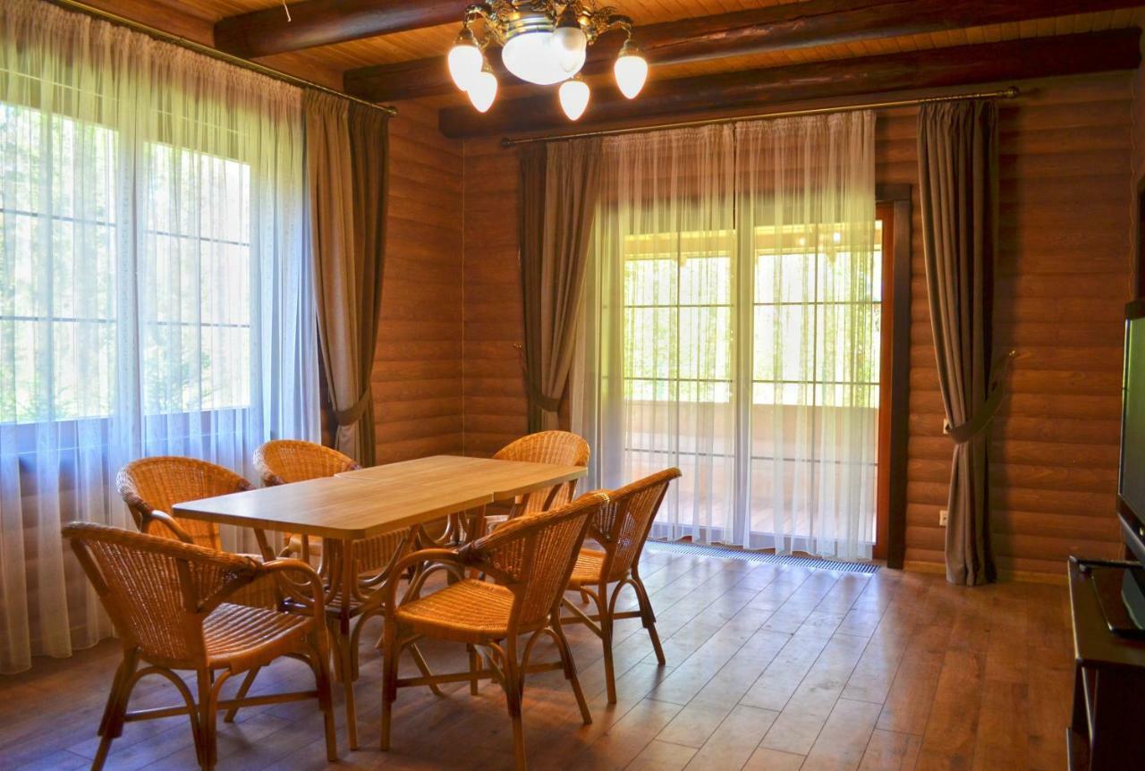 Knyazhyi Dvir Apartment Strigalnya Ngoại thất bức ảnh