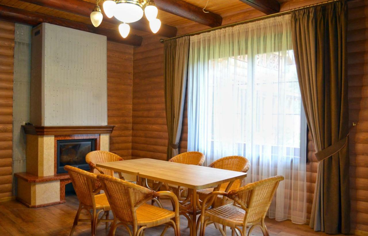 Knyazhyi Dvir Apartment Strigalnya Ngoại thất bức ảnh